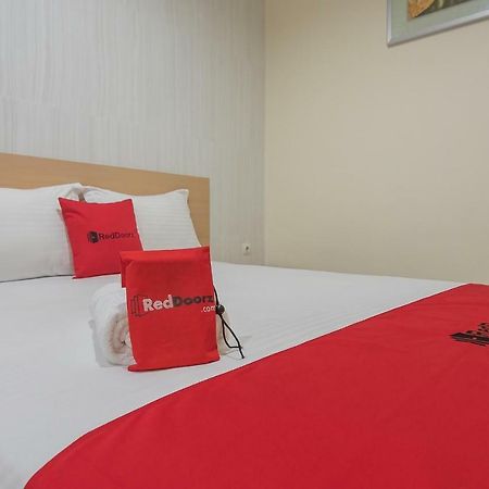 Reddoorz Near Mt Haryono Semarang Ξενοδοχείο Εξωτερικό φωτογραφία