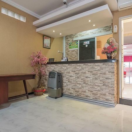 Reddoorz Near Mt Haryono Semarang Ξενοδοχείο Εξωτερικό φωτογραφία