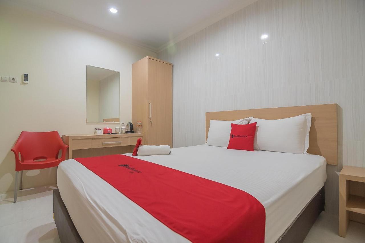 Reddoorz Near Mt Haryono Semarang Ξενοδοχείο Εξωτερικό φωτογραφία