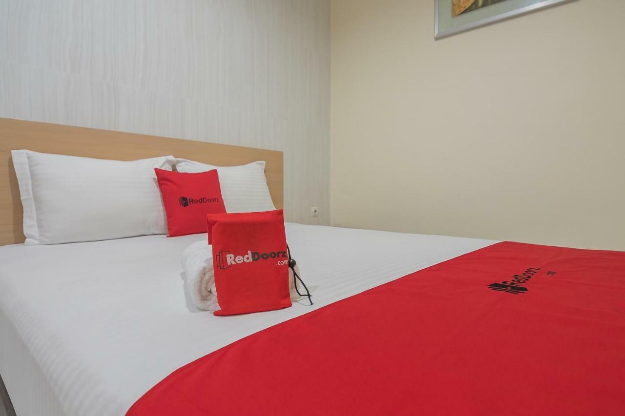 Reddoorz Near Mt Haryono Semarang Ξενοδοχείο Εξωτερικό φωτογραφία
