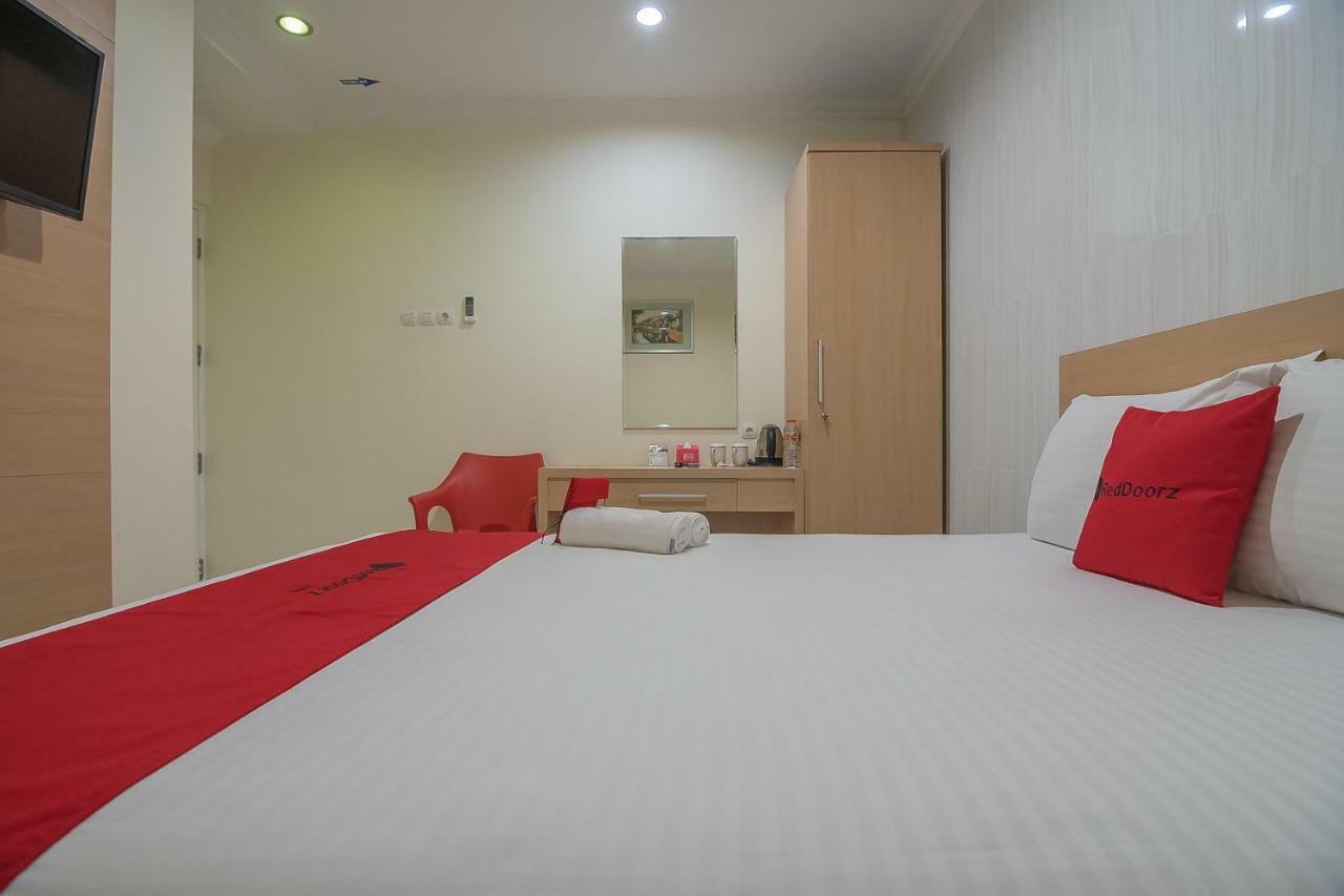 Reddoorz Near Mt Haryono Semarang Ξενοδοχείο Εξωτερικό φωτογραφία