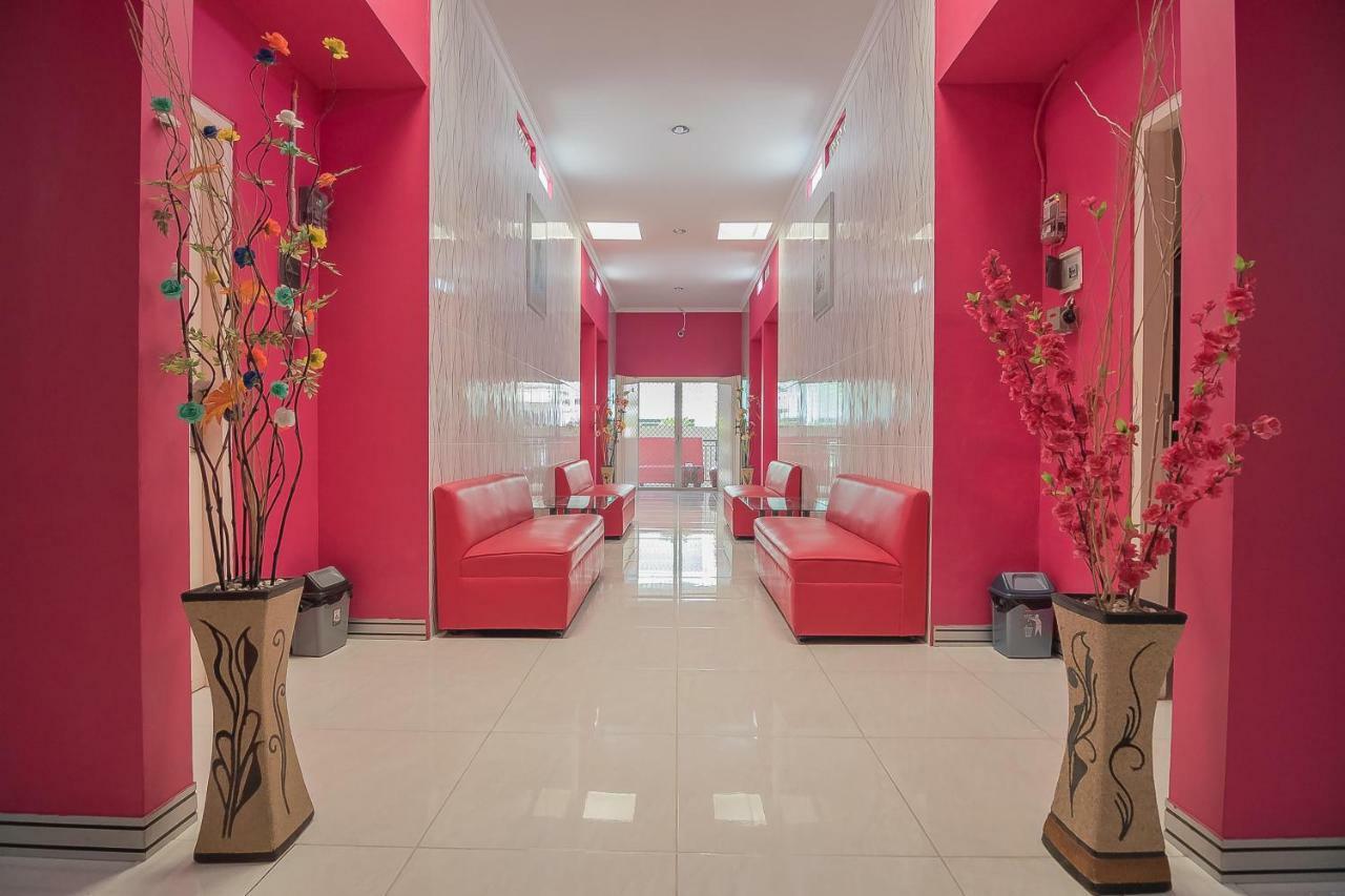 Reddoorz Near Mt Haryono Semarang Ξενοδοχείο Εξωτερικό φωτογραφία
