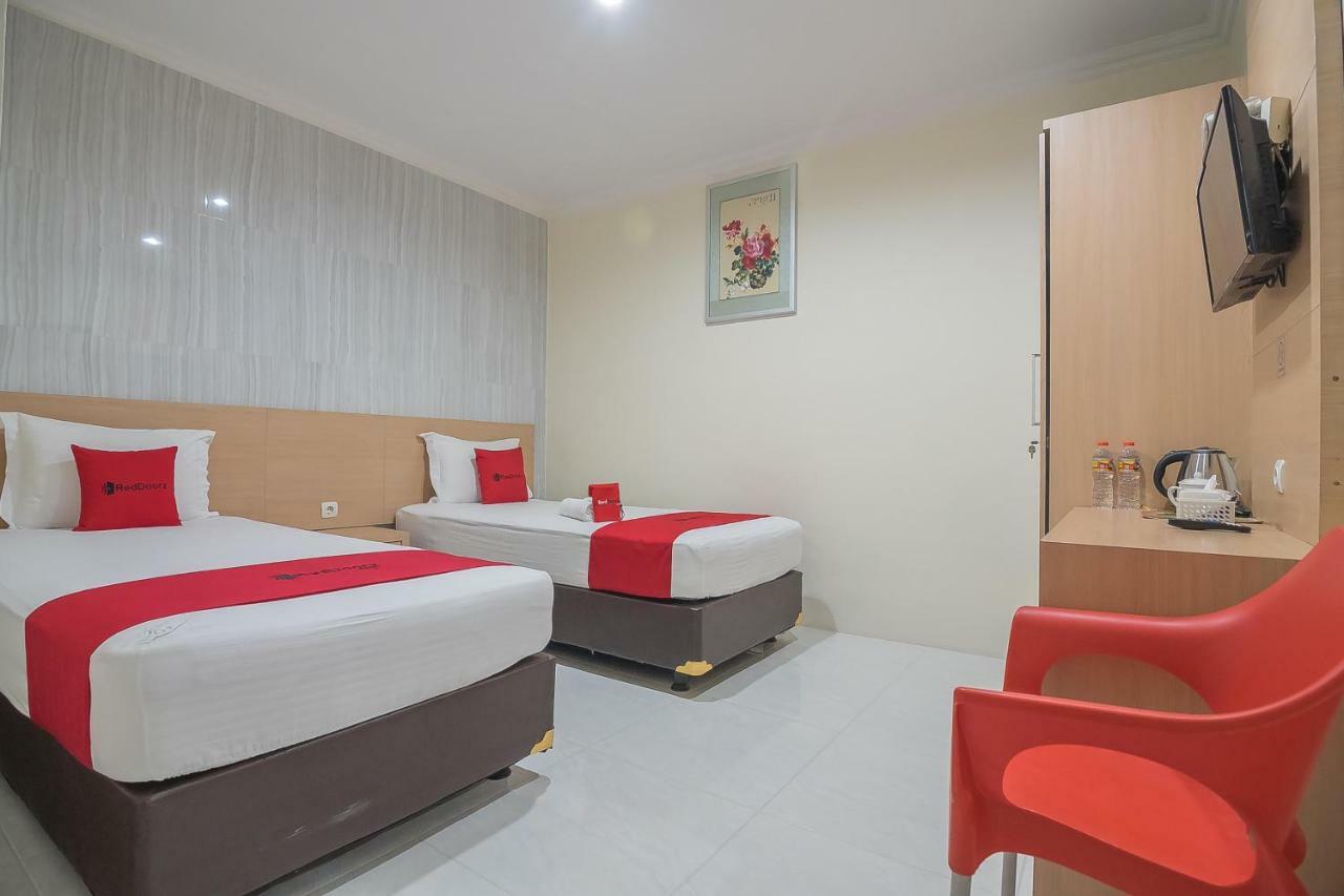 Reddoorz Near Mt Haryono Semarang Ξενοδοχείο Εξωτερικό φωτογραφία