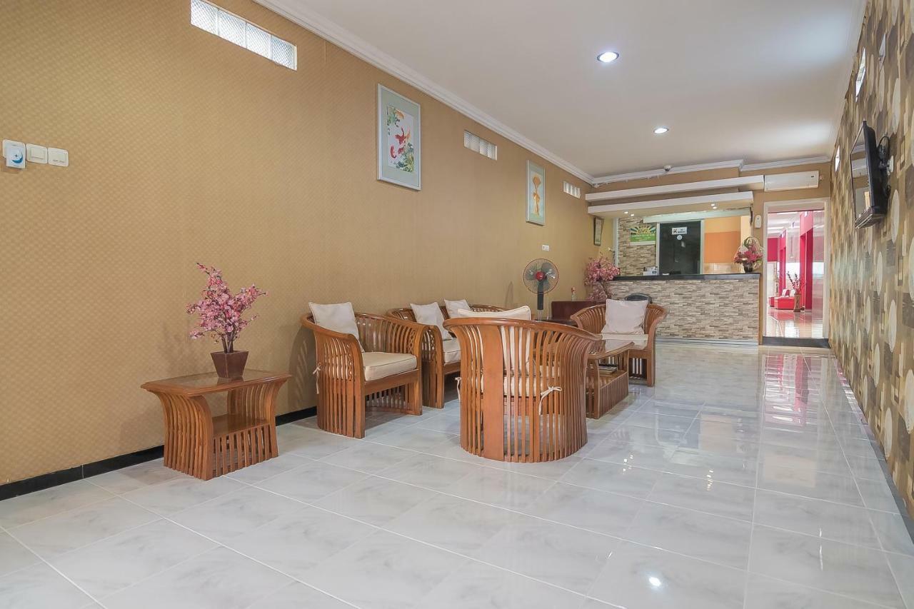 Reddoorz Near Mt Haryono Semarang Ξενοδοχείο Εξωτερικό φωτογραφία