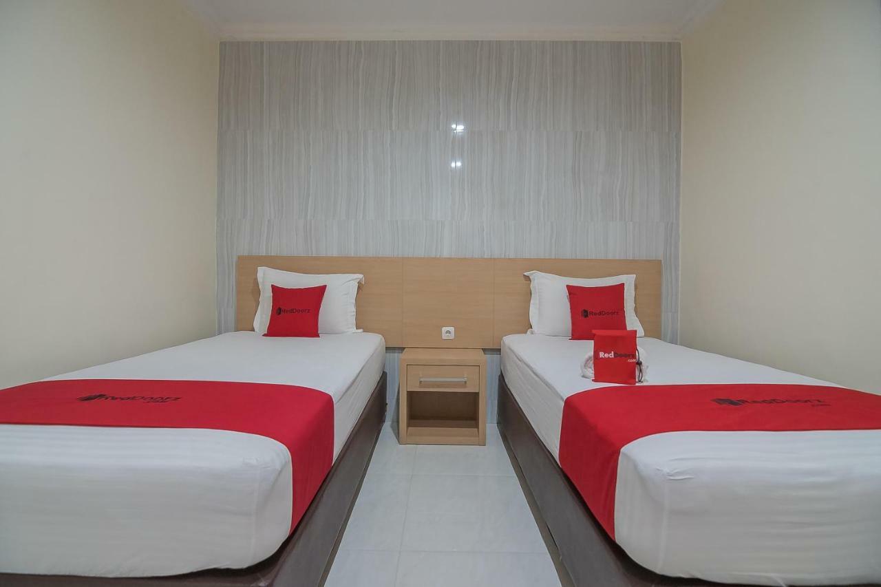 Reddoorz Near Mt Haryono Semarang Ξενοδοχείο Εξωτερικό φωτογραφία