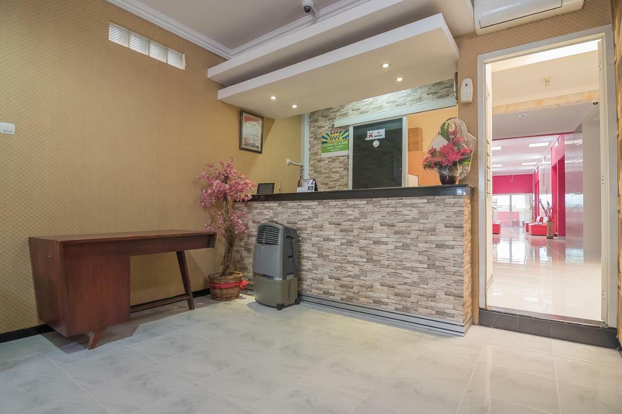 Reddoorz Near Mt Haryono Semarang Ξενοδοχείο Εξωτερικό φωτογραφία